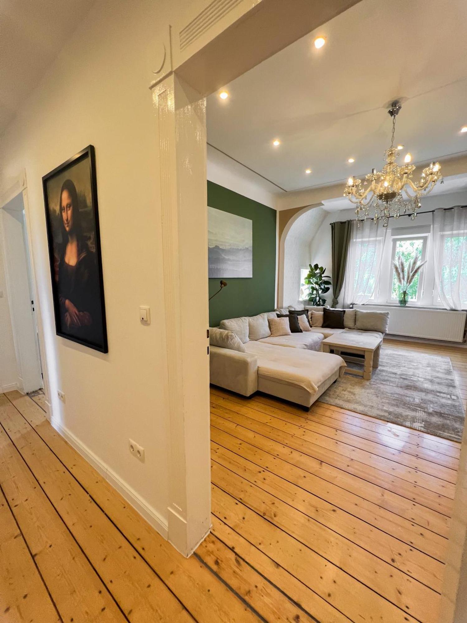 Forest In Alfeld Apartment